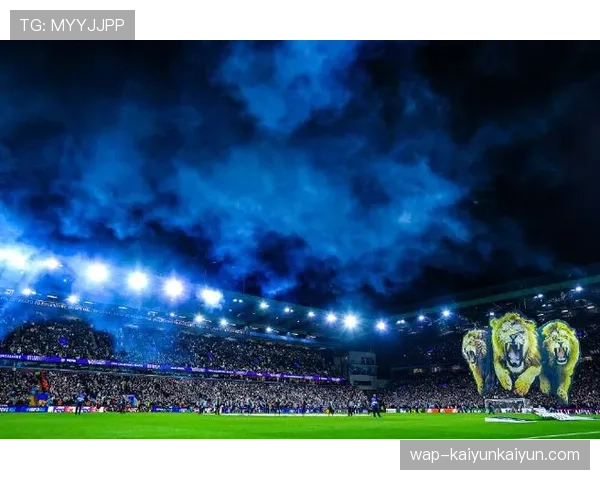 特写：圣西罗南看台已为国际米兰提前布置夺冠庆祝Tifo